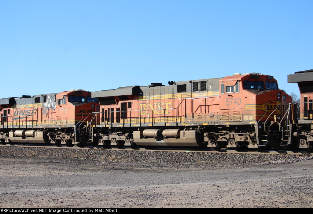 BNSF 5740